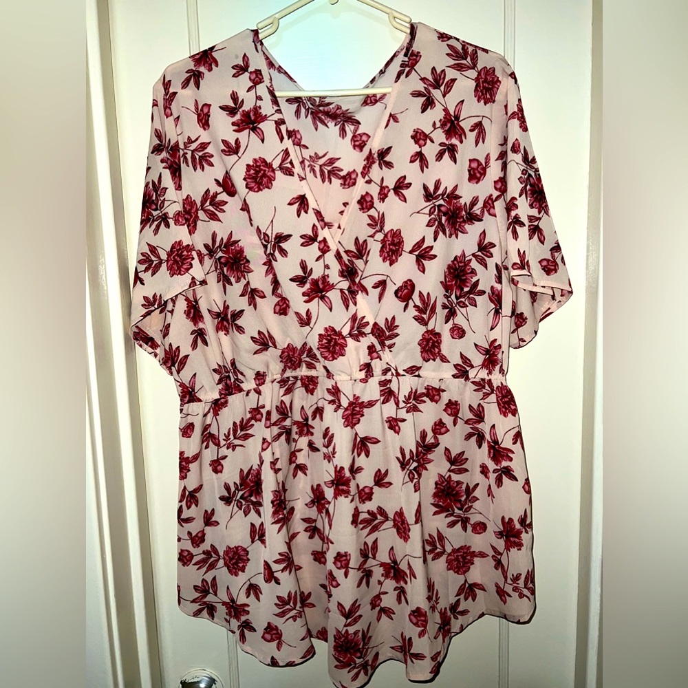 New SHEIN curve light pink with burgundy flowers size 3x
